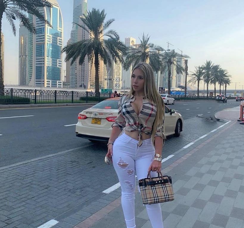 Seks Ve İstekların Escort Bayanı